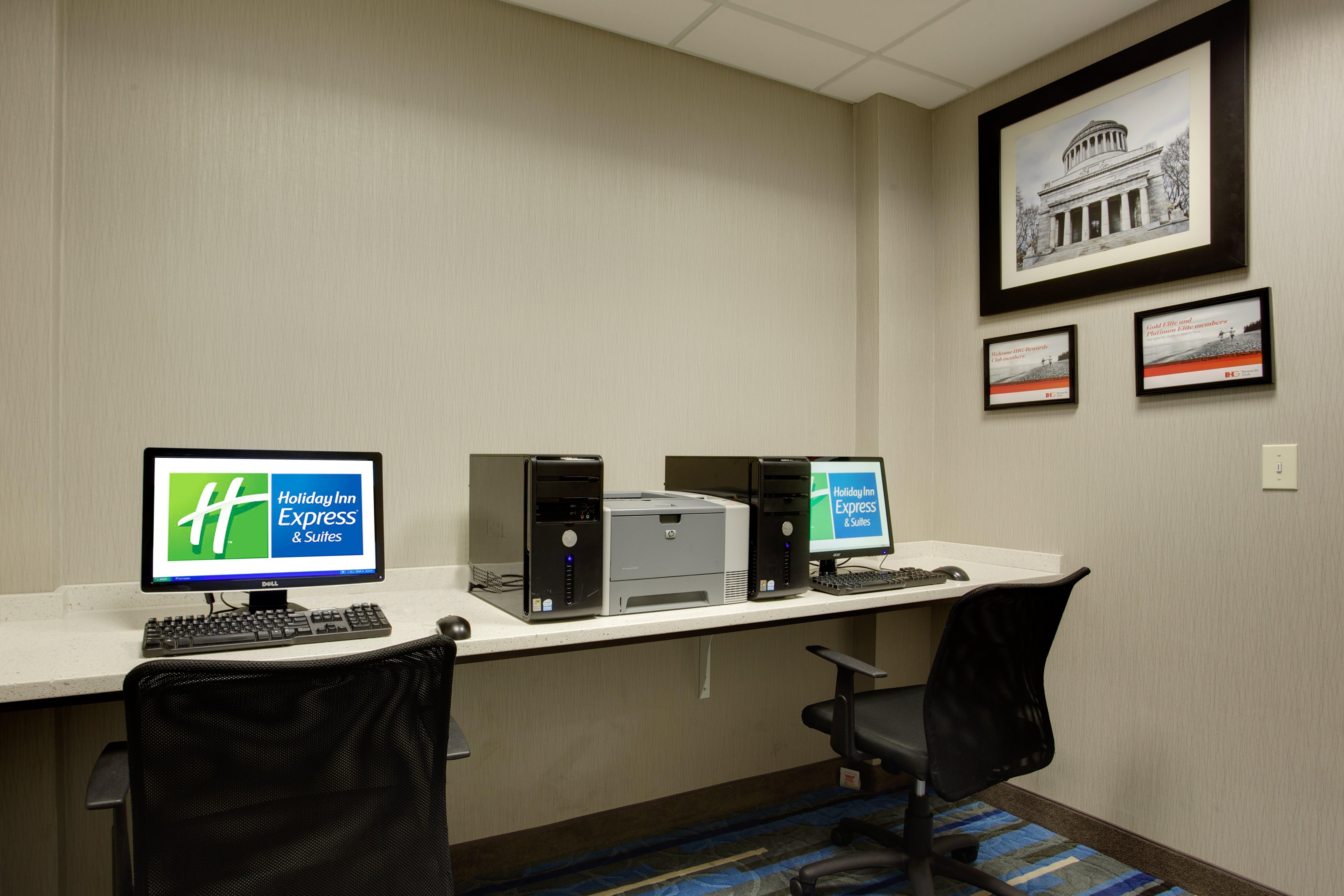 Holiday Inn Express Hotel & Suites Meadowlands Area By Ihg Карлстад Екстериор снимка