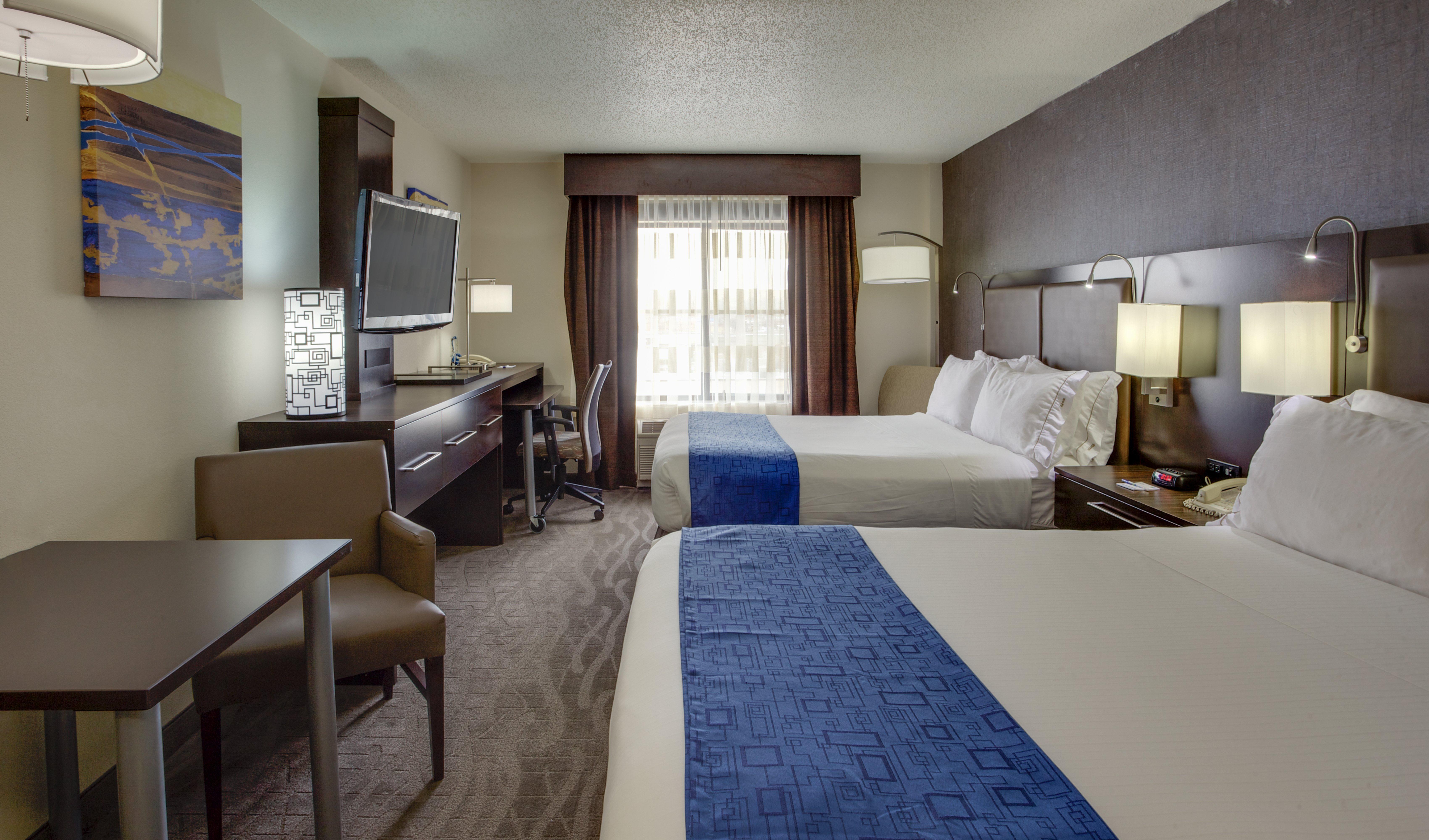 Holiday Inn Express Hotel & Suites Meadowlands Area By Ihg Карлстад Екстериор снимка