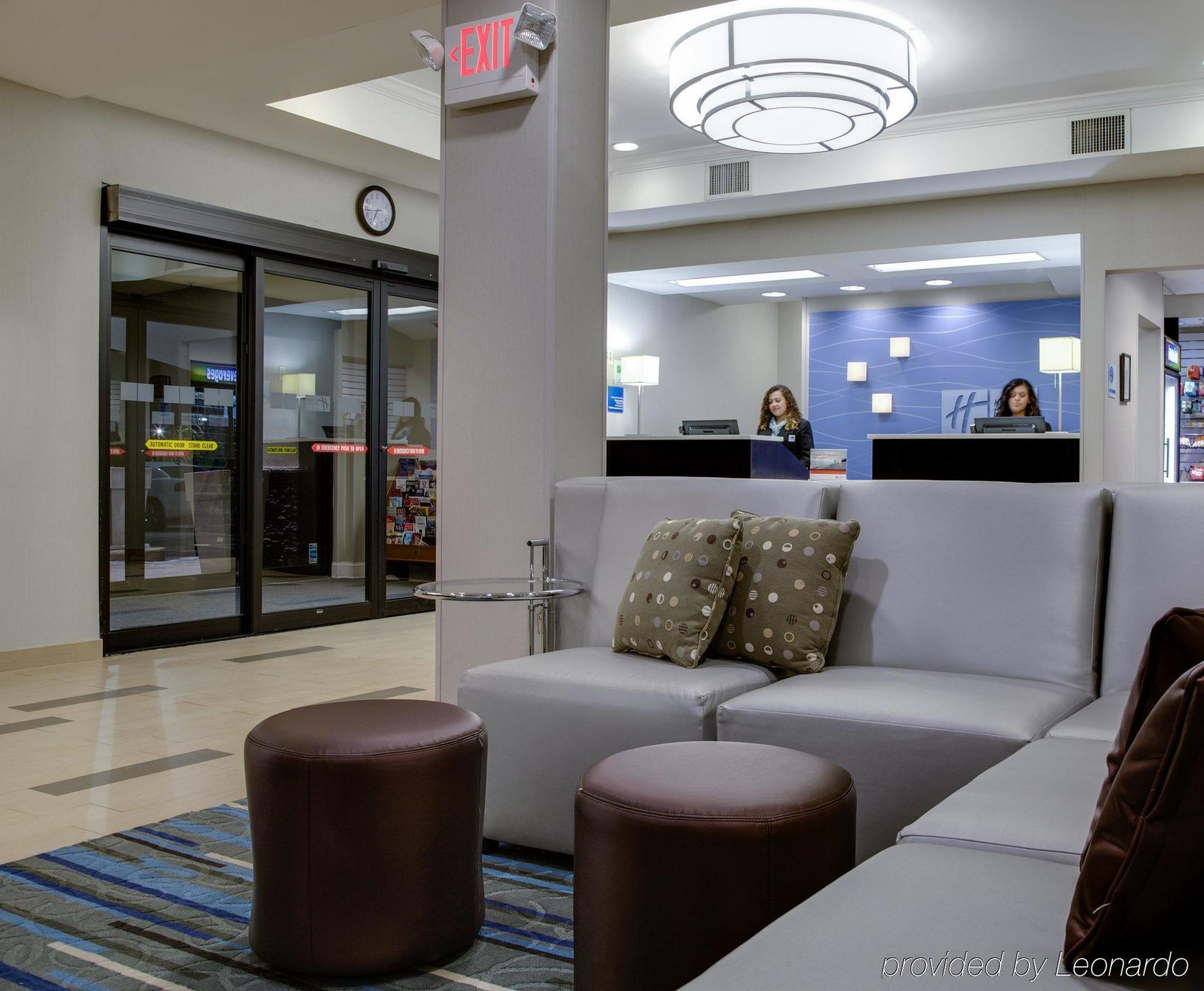 Holiday Inn Express Hotel & Suites Meadowlands Area By Ihg Карлстад Екстериор снимка